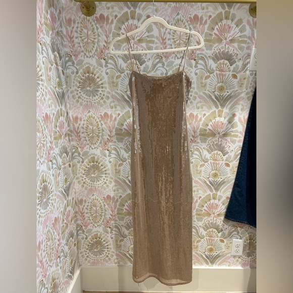 NEW NWT Abercrombie & Fitch Sequin Straight Neck Midi Dress Size XS - Picture 2 of 6